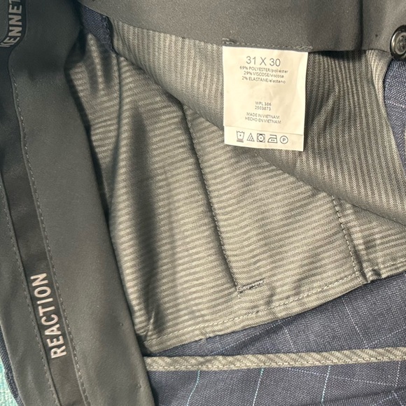 Mens stylish Kenneth Cole dress pants - Picture 3 of 3